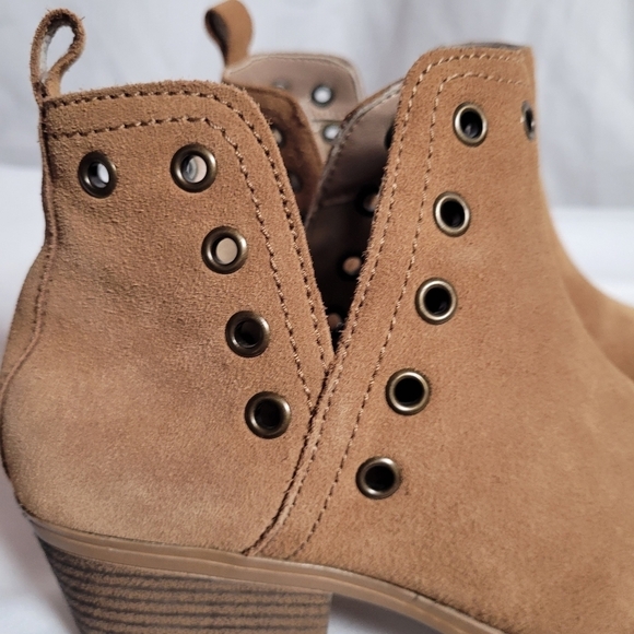 Skechers NWOT Women's Lasso Tan Booties Leather Size 9 Memory Foam Insole - Picture 10 of 11